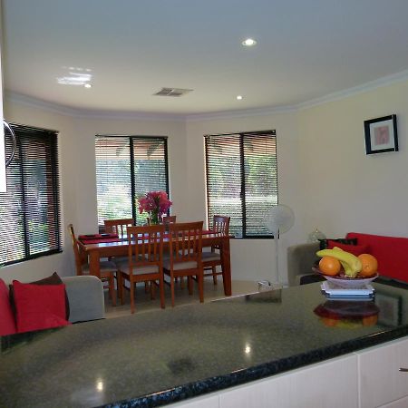 Seatrees Accommodation Яншеп Екстериор снимка